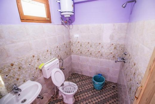דרמסאלה Orange Guest House Dharmkot מראה חיצוני תמונה